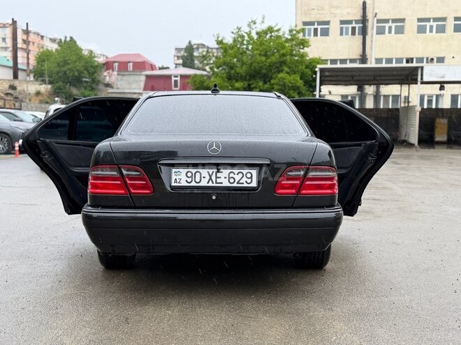 Mercedes E 240-6