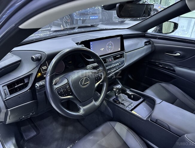 Lexus ES 300h-9