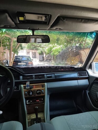 Mercedes 220 E-5