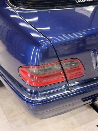 Mercedes E 200-4