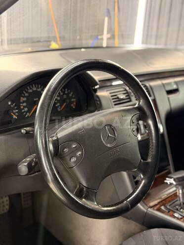 Mercedes E 200-9