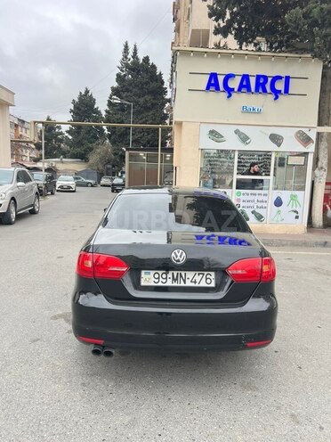 Volkswagen Jetta-2