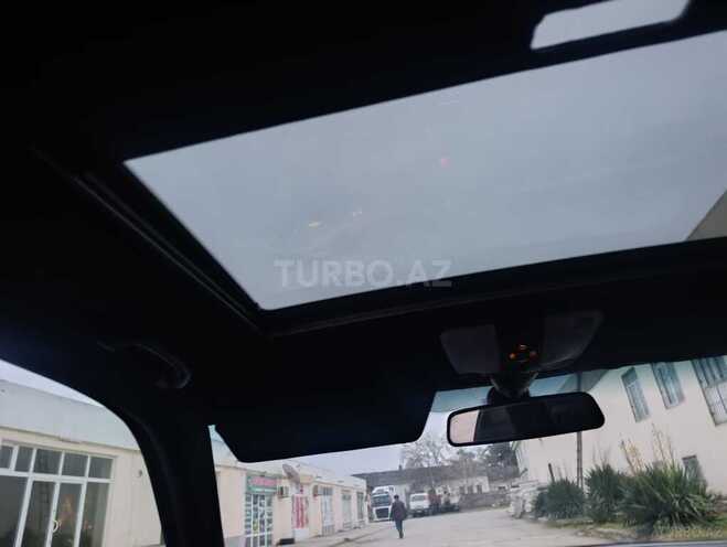 Mercedes E 270-9