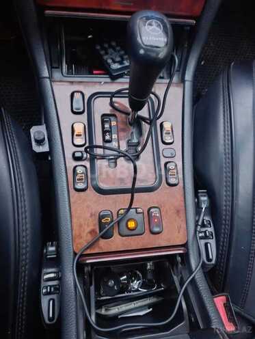 Mercedes E 270-11