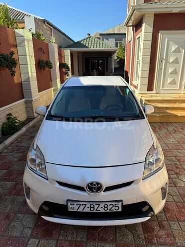 Toyota Prius-4