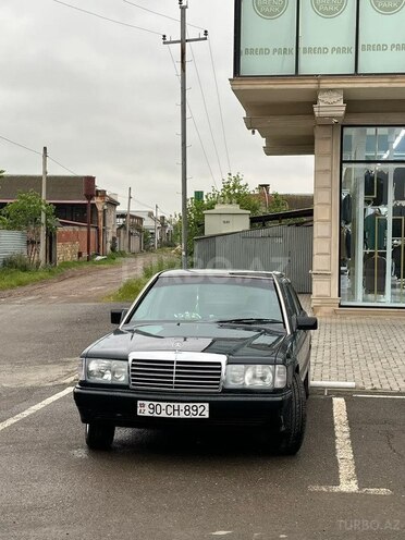 Mercedes 190-1