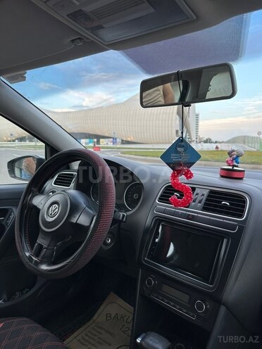 Volkswagen Polo-17