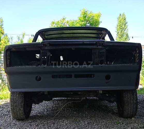 LADA (VAZ) 2107-2