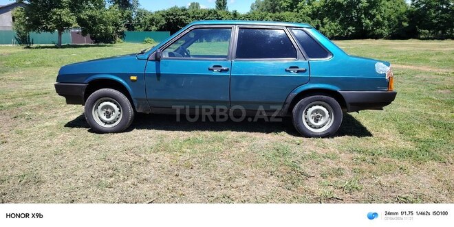 LADA (VAZ) 21099-8