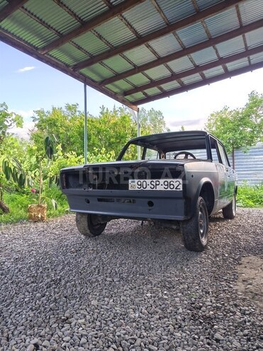 LADA (VAZ) 2107-1