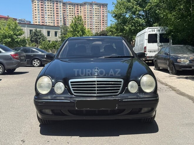 Mercedes E 240-1
