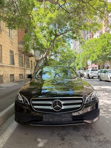 Mercedes E 200-1