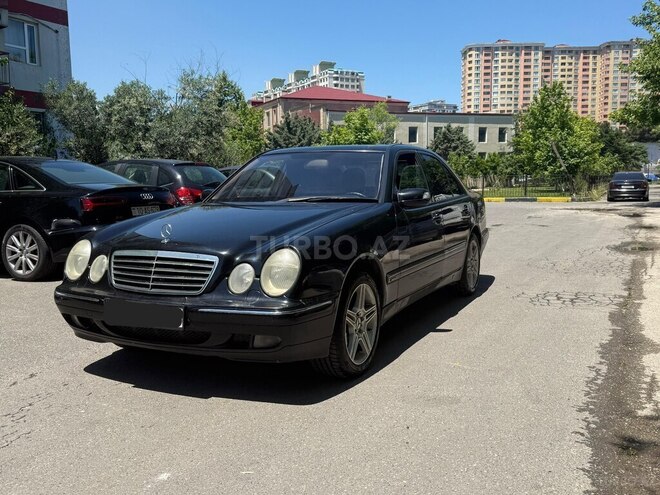Mercedes E 240-2