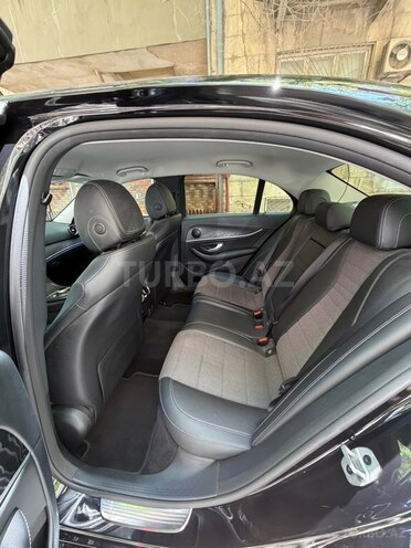Mercedes E 200-10