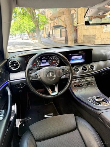 Mercedes E 200-13