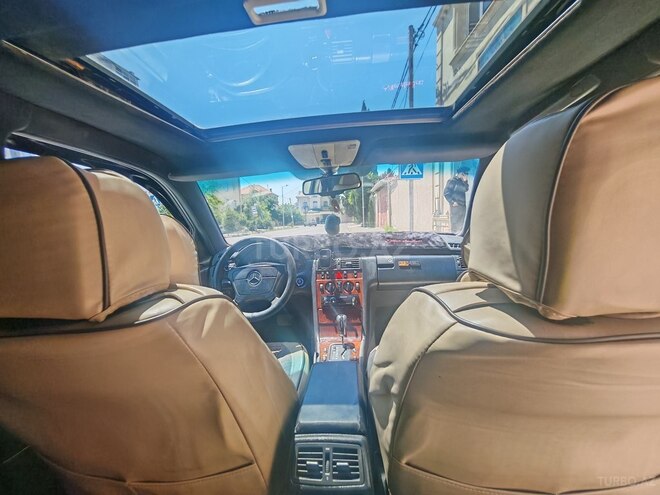 Mercedes E 200-7