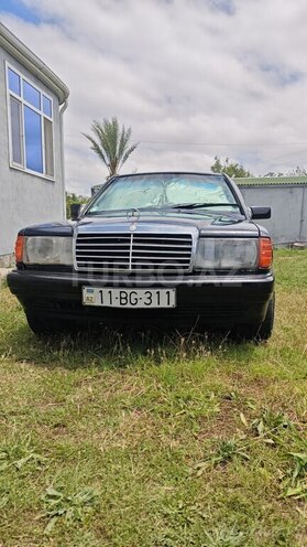 Mercedes 190-1