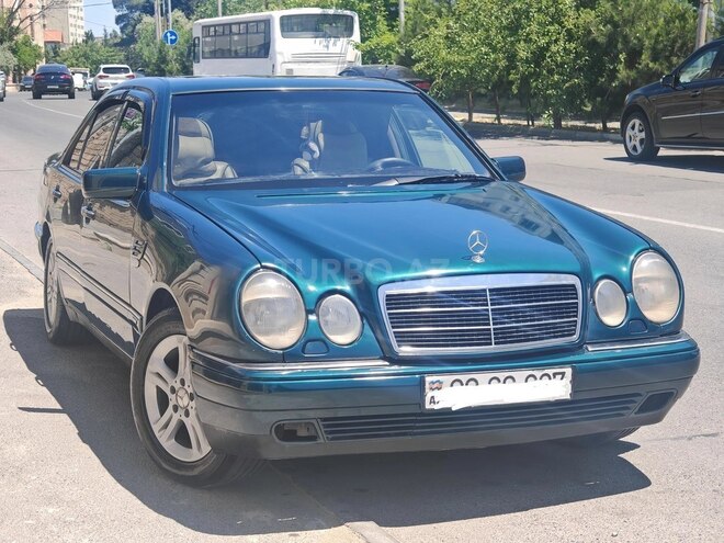 Mercedes E 200-1