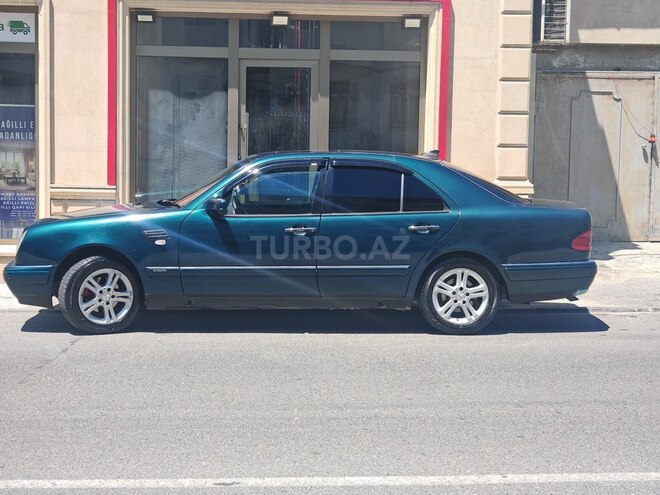 Mercedes E 200-5