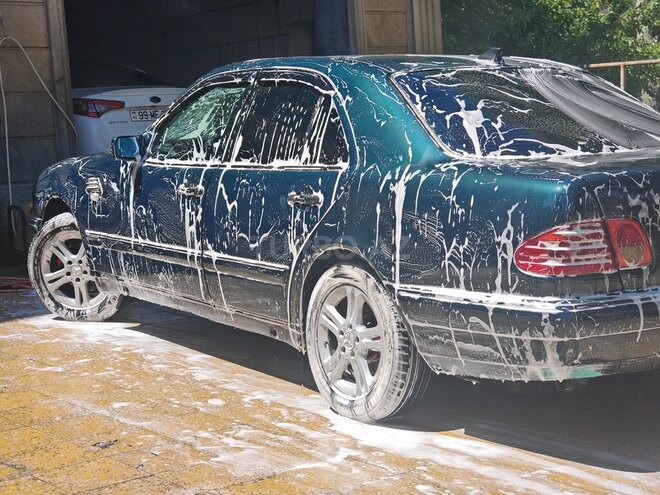 Mercedes E 200-4