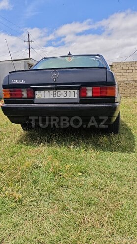 Mercedes 190-2