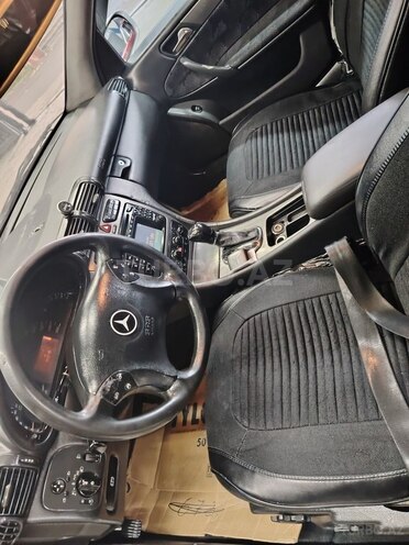 Mercedes C 200-8