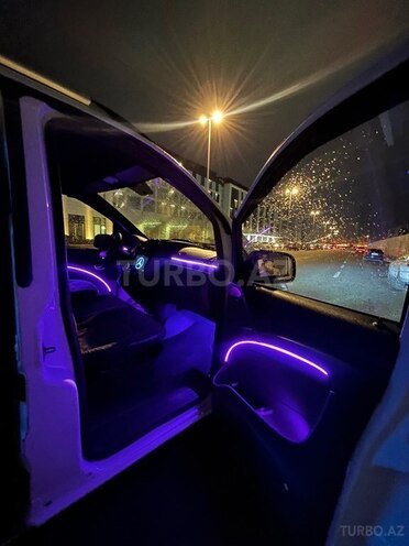 Mercedes Vito 111 CDI-14