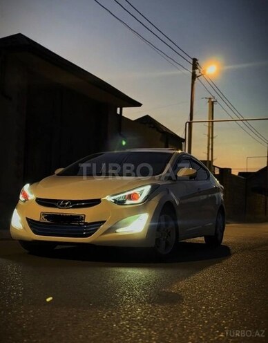 Hyundai Elantra-1