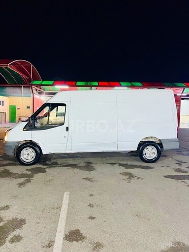 Ford Transit-5