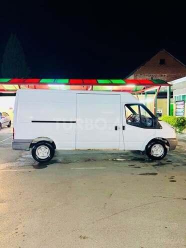 Ford Transit-11