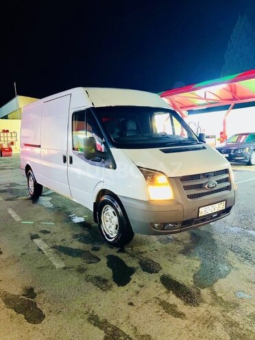 Ford Transit-7