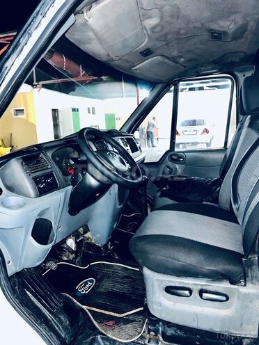 Ford Transit-2