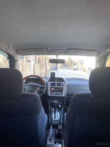 Mitsubishi Pajero io-3