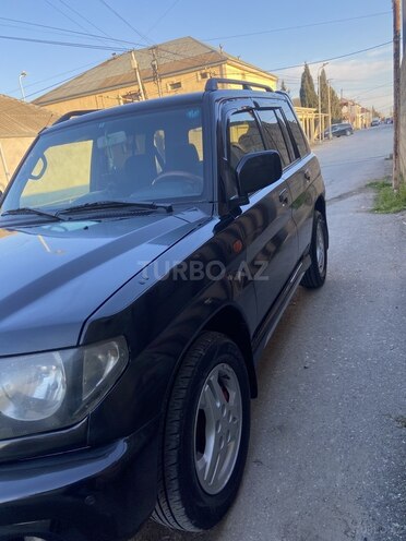 Mitsubishi Pajero io-6