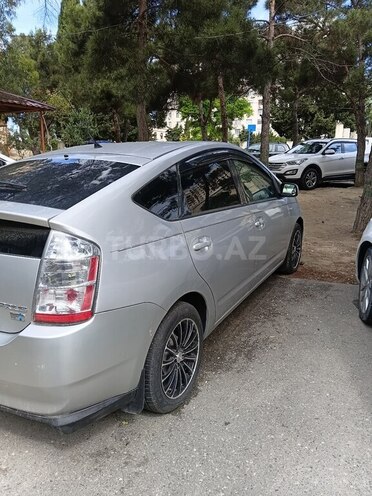 Toyota Prius-4