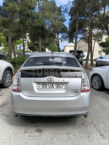 Toyota Prius-2