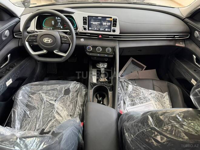 Hyundai Elantra-3