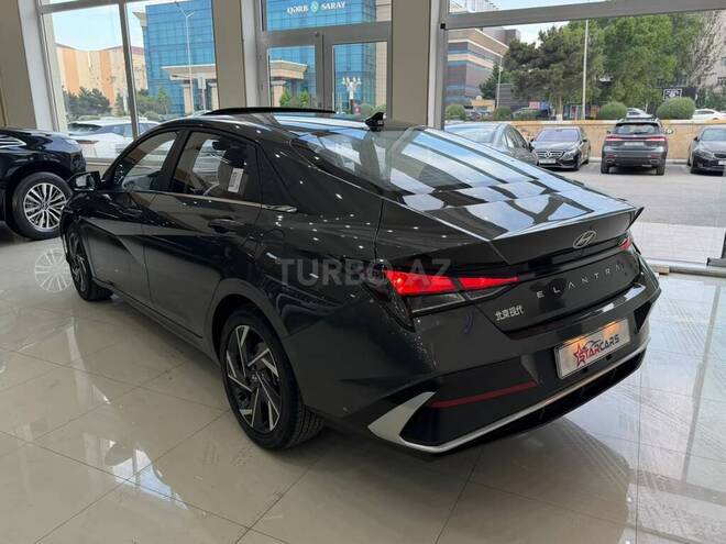 Hyundai Elantra-7