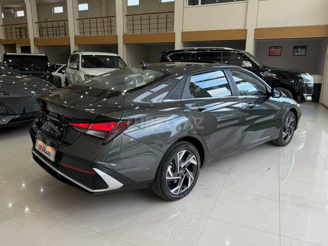 Hyundai Elantra-5