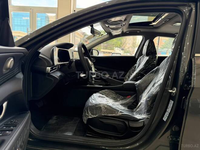 Hyundai Elantra-14