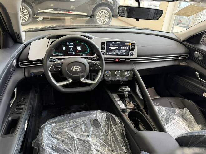 Hyundai Elantra-17