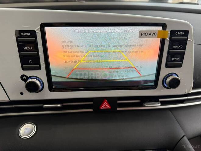 Hyundai Elantra-15