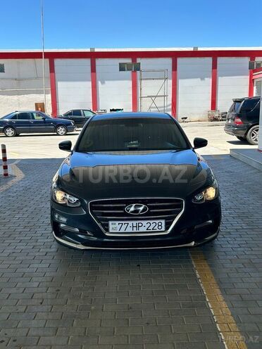 Hyundai Grandeur-1