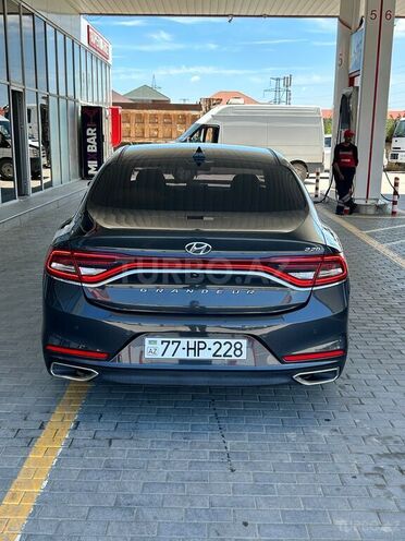 Hyundai Grandeur-2