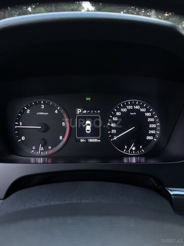 Hyundai Sonata-16