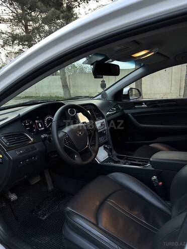 Hyundai Sonata-13