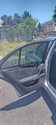 Mercedes E 240-10