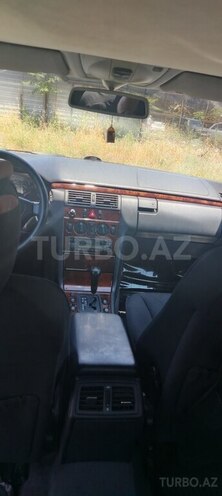 Mercedes E 240-7