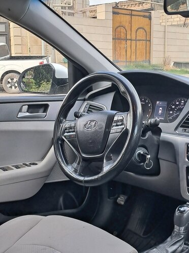 Hyundai Sonata-9