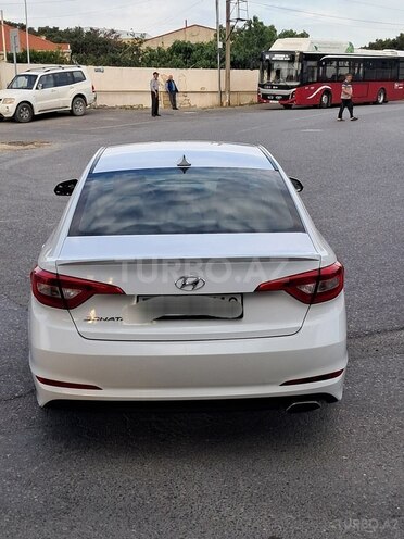 Hyundai Sonata-15